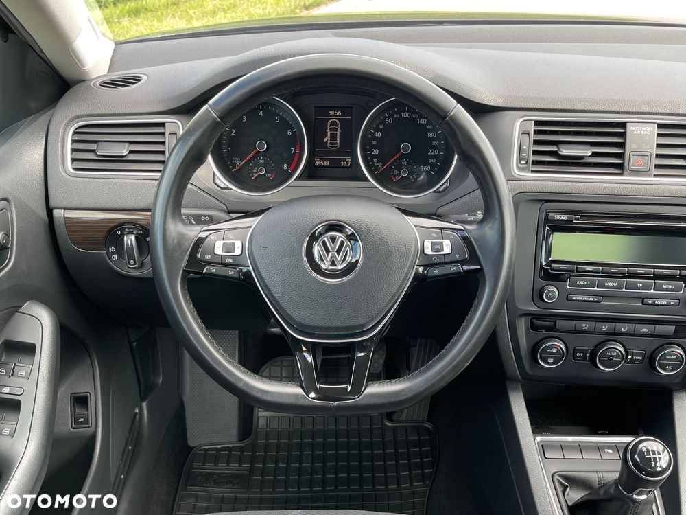 Volkswagen Jetta 1.2 TSI Comfortline - 40