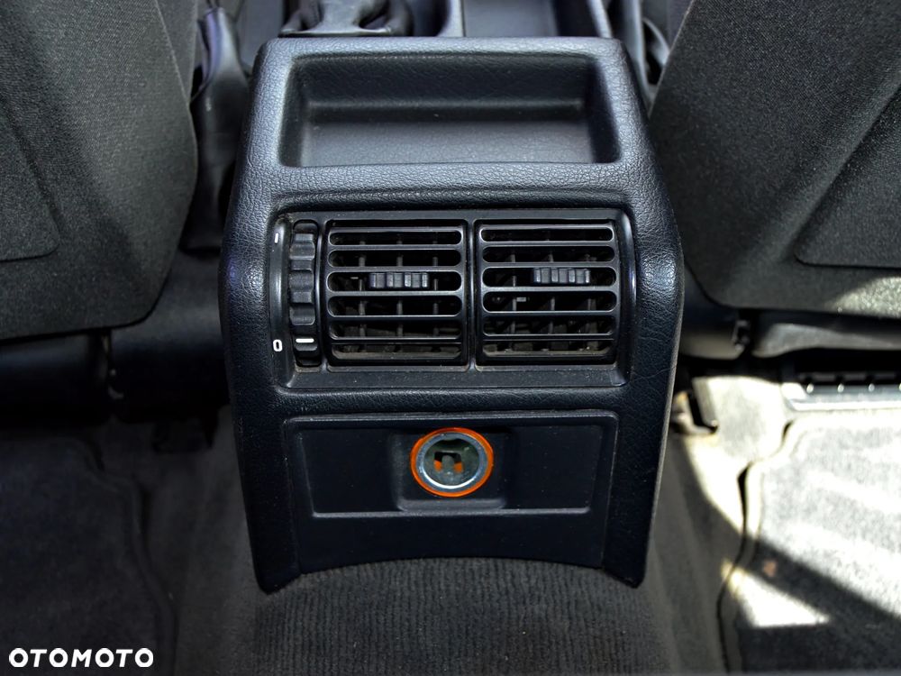 BMW Seria 5 540i - 16
