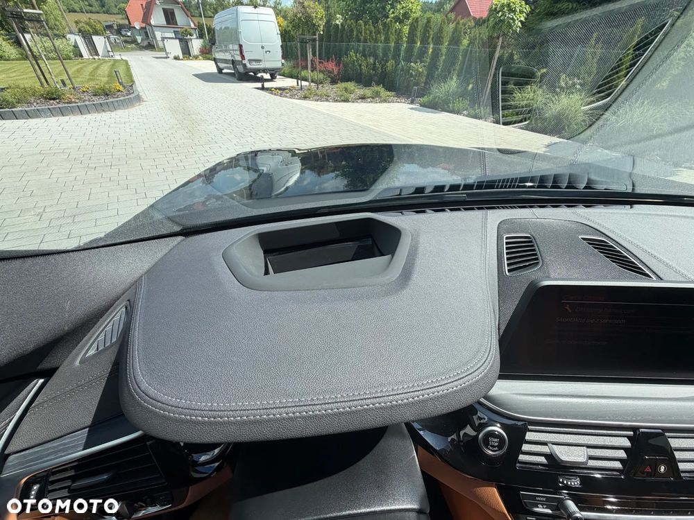 BMW Seria 5 520d xDrive - 14