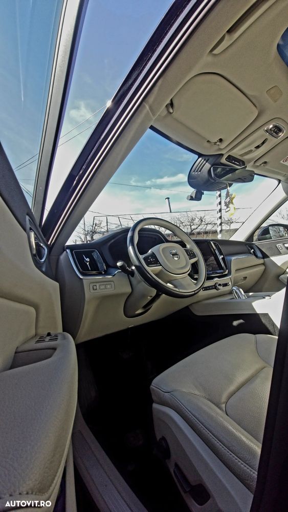 Volvo XC 60 T8 Twin Engine AWD Momentum - 5