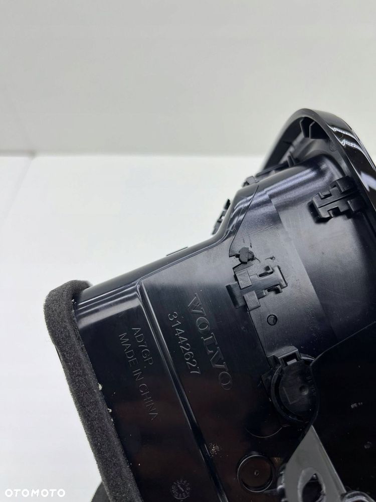 VOLVO XC40 RAMKA WYŚWIETLACZA KRATKI NAWIEWU KONSOLI PRZÓD 31442628 - 14