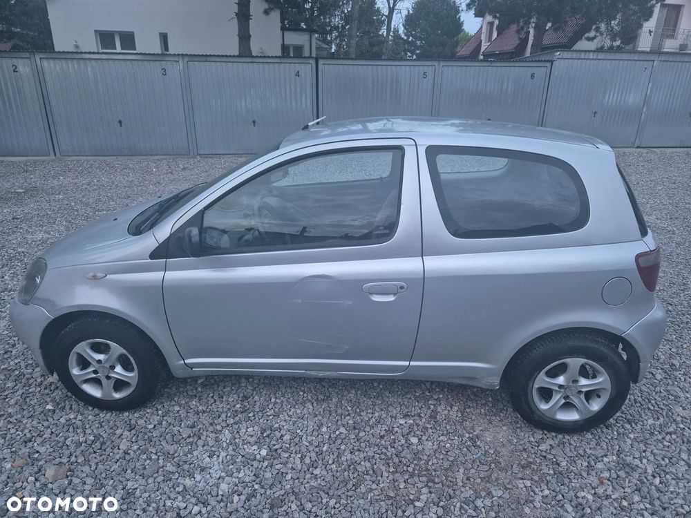 Toyota Yaris 1.0 Base - 8
