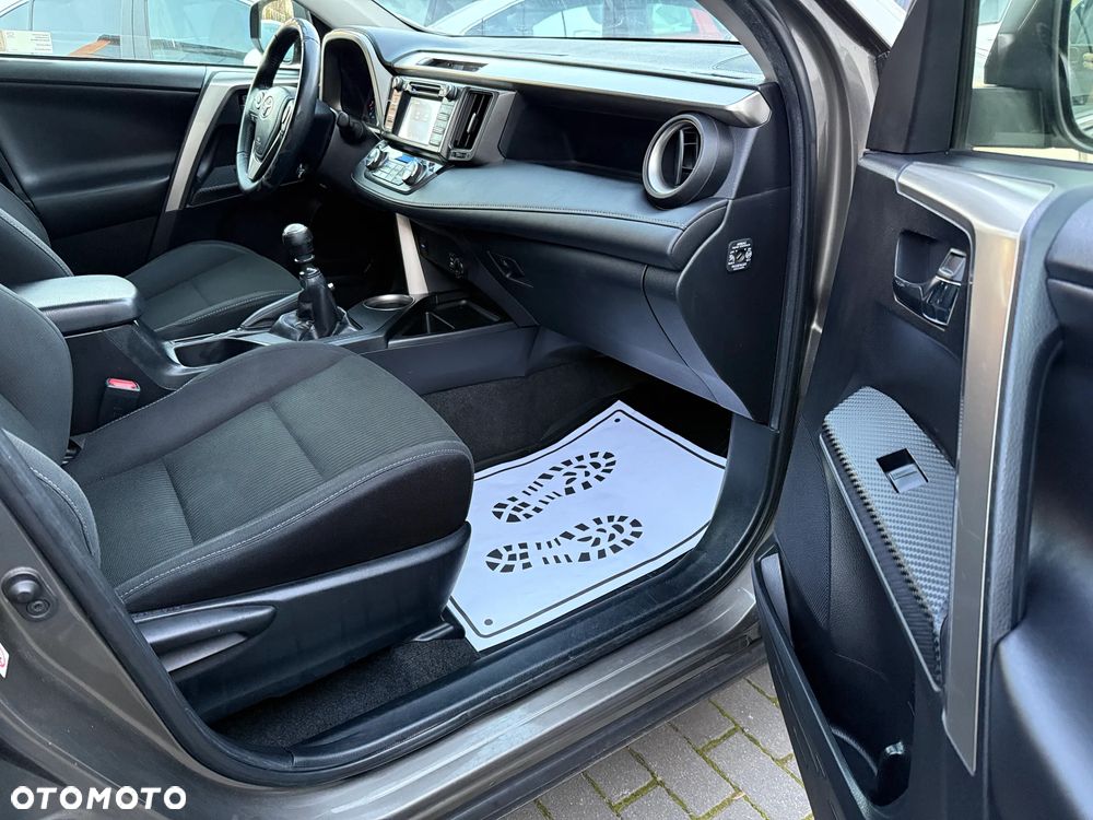 Toyota RAV4 2.0 D-4D Premium - 12