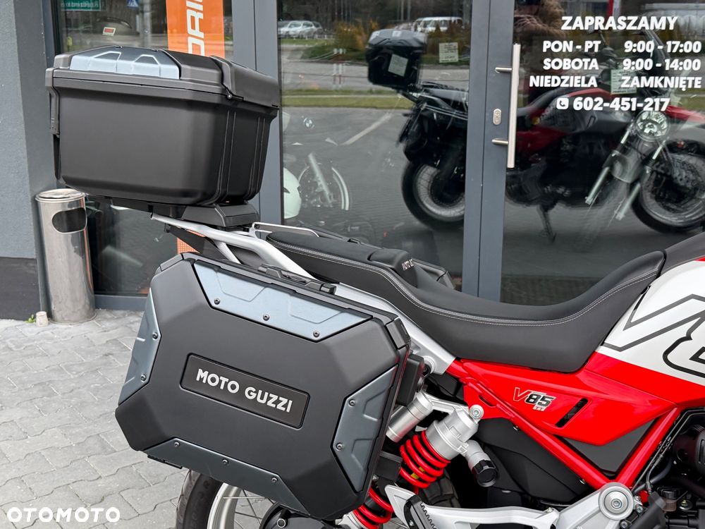 Moto Guzzi V85 - 10