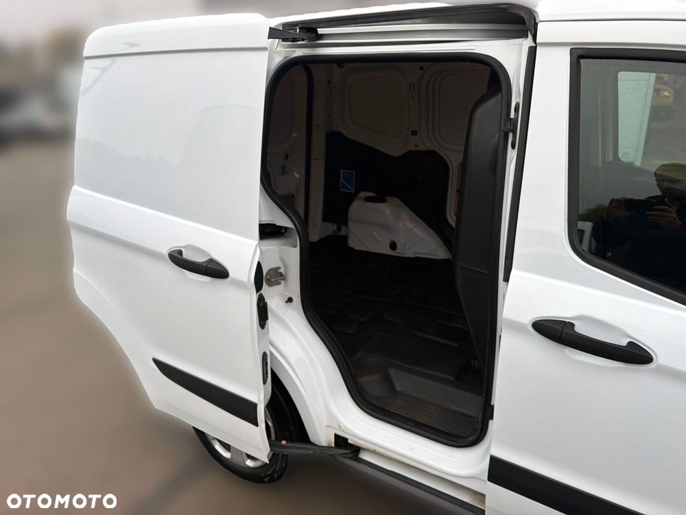 Ford transit-courier - 22