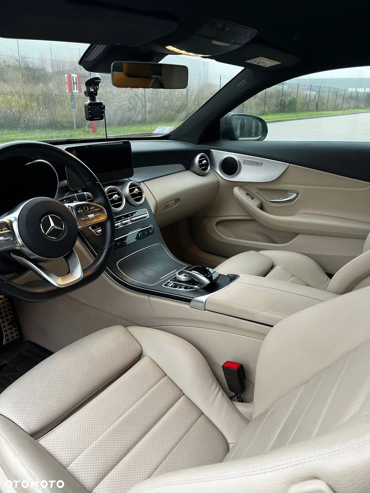 Mercedes-Benz Klasa C 200 4Matic 9G-TRONIC - 14