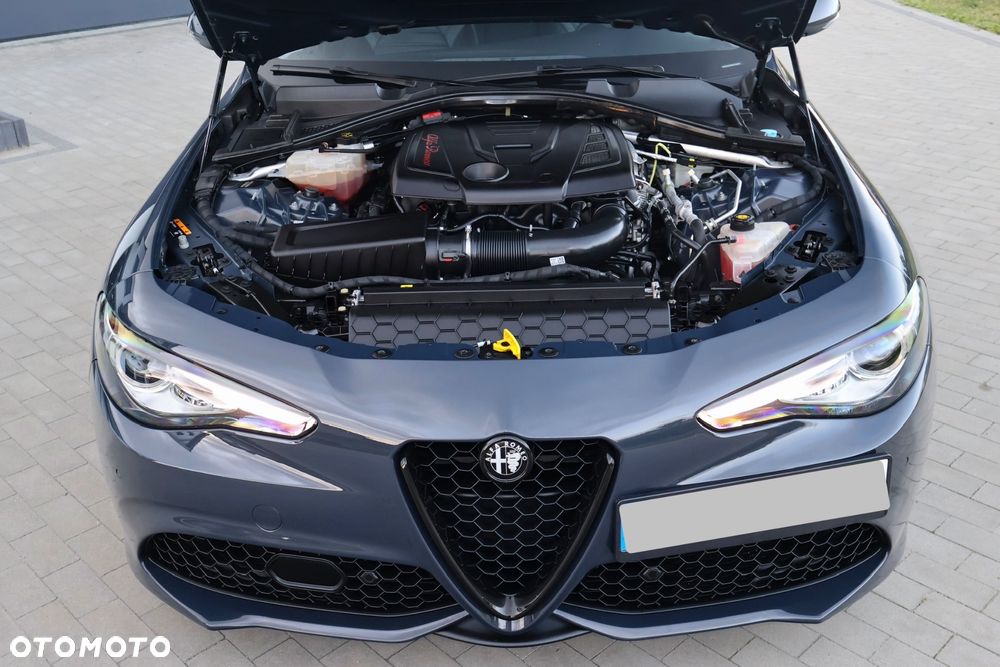 Alfa Romeo Giulia 2.0 Turbo 16V AT8-Q4 Veloce Ti - 23