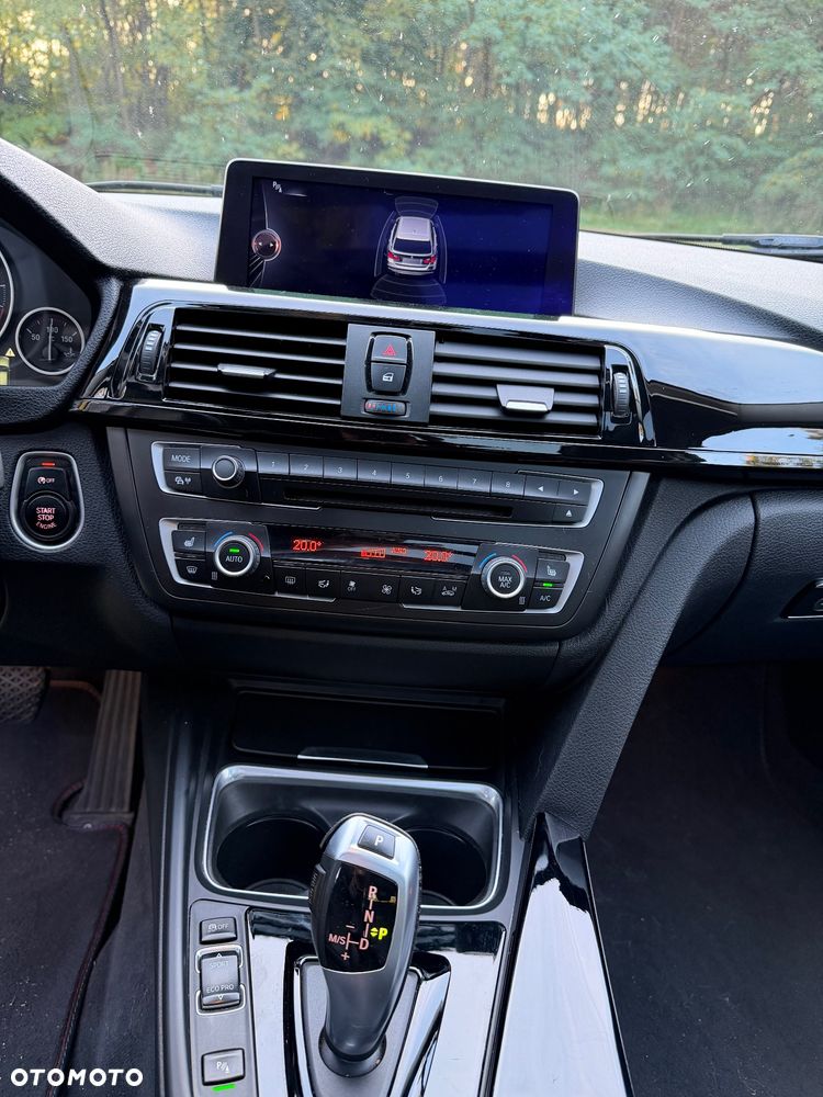 BMW Seria 3 330d xDrive Sport Line - 32