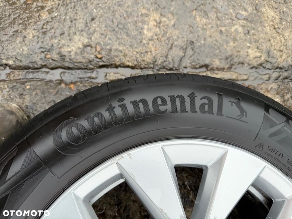 Felgi 17' koła Renault Captur II 5x114,3 ET35 7.0Jx17 centr 66,1 OE - 6