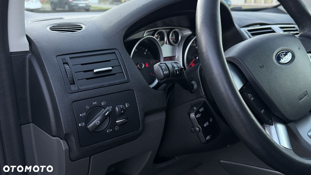 Ford Kuga 2.0 TDCi 4x4 Titanium - 30