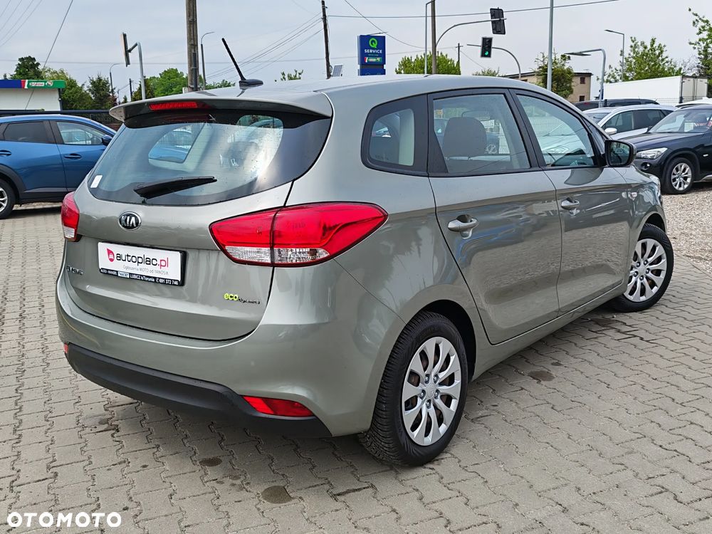 Kia Carens - 9
