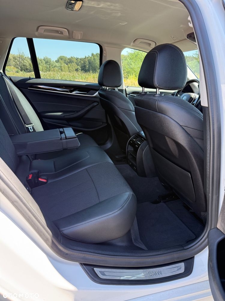 BMW Seria 5 520d Sport Line - 12