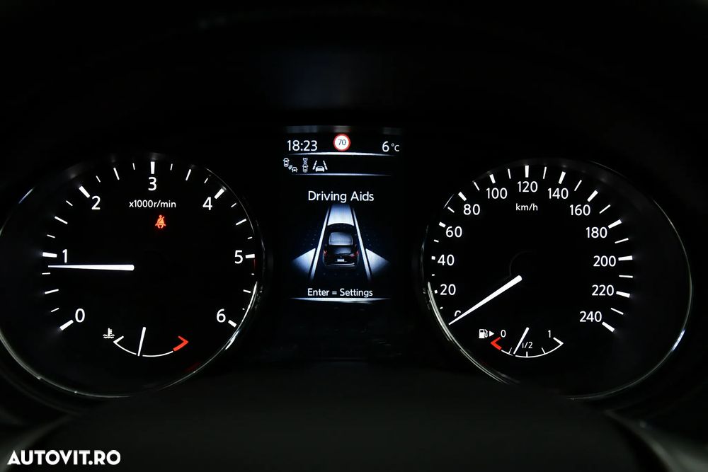 Nissan Qashqai 1.6 DCI Start/Stop X-TRONIC Tekna - 33