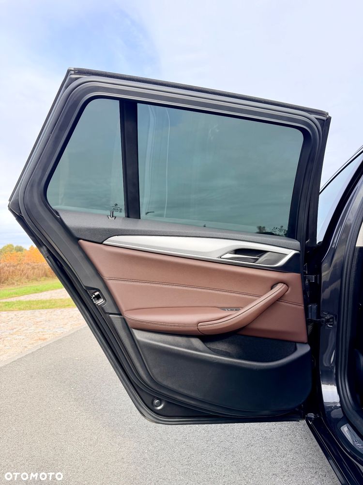 BMW Seria 5 530e Luxury Line - 38