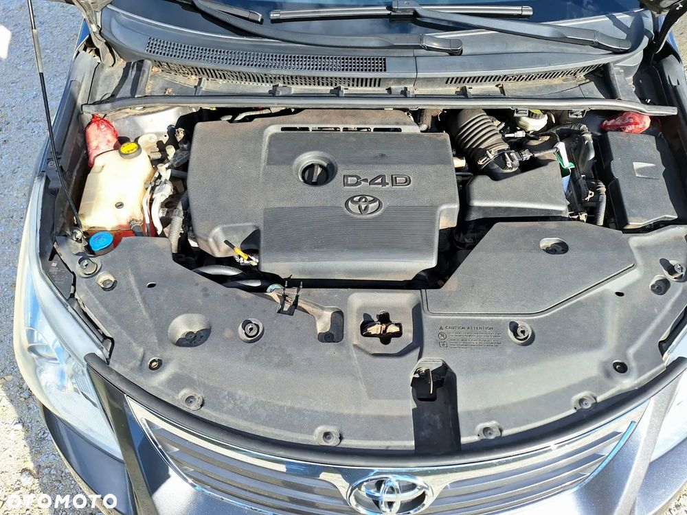 Toyota Avensis 2.0 D-4D - 16