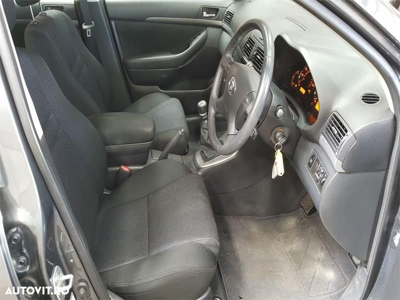 Bara spate Toyota Avensis 2007 Sedan 2.0 D - 8