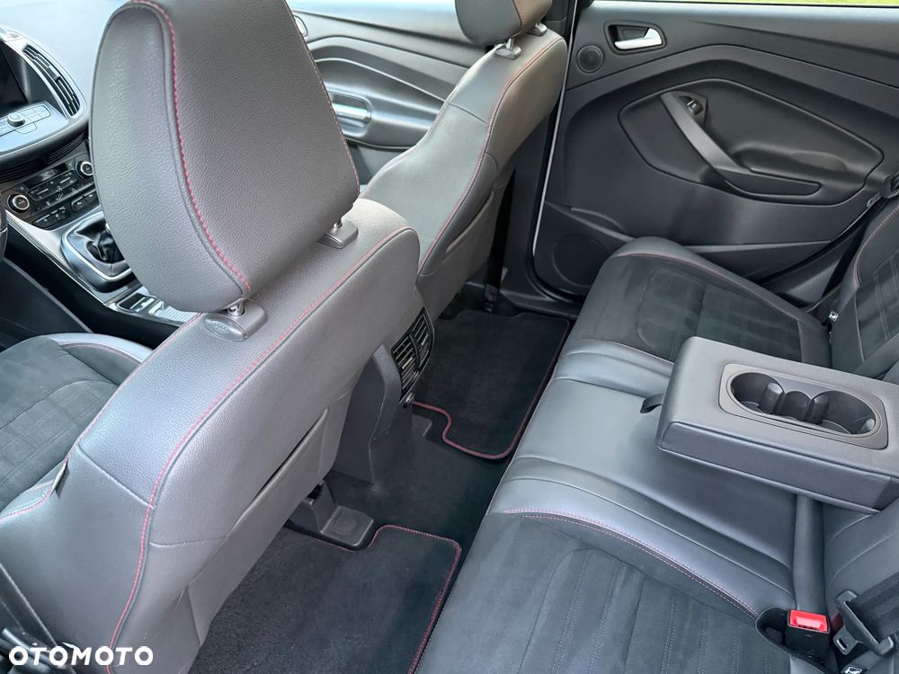 Ford Kuga 1.5 EcoBoost FWD ST-Line - 33