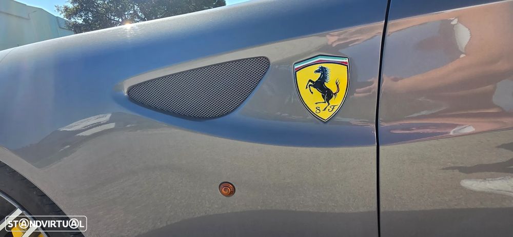 Ferrari FF 6.3 V12 - 11