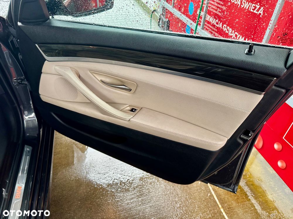 BMW Seria 5 520d xDrive Luxury Line - 16