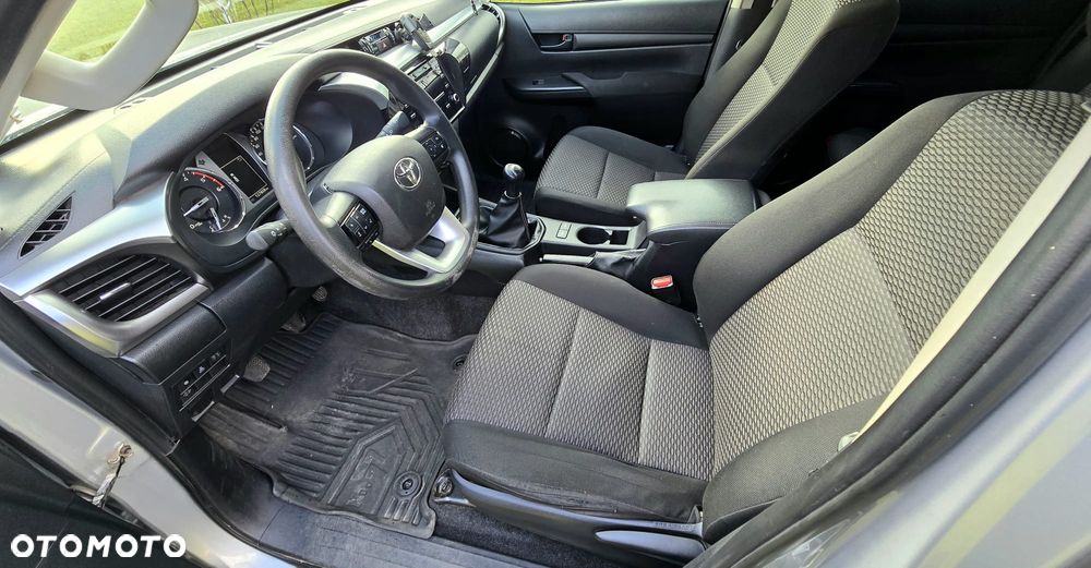 Toyota Hilux 2.4 D-4D Double Cab DLX 4x4 - 9