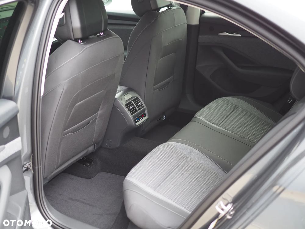 Skoda Superb 1.5 TSI Plug-in Hybrid Drive DSG - 12