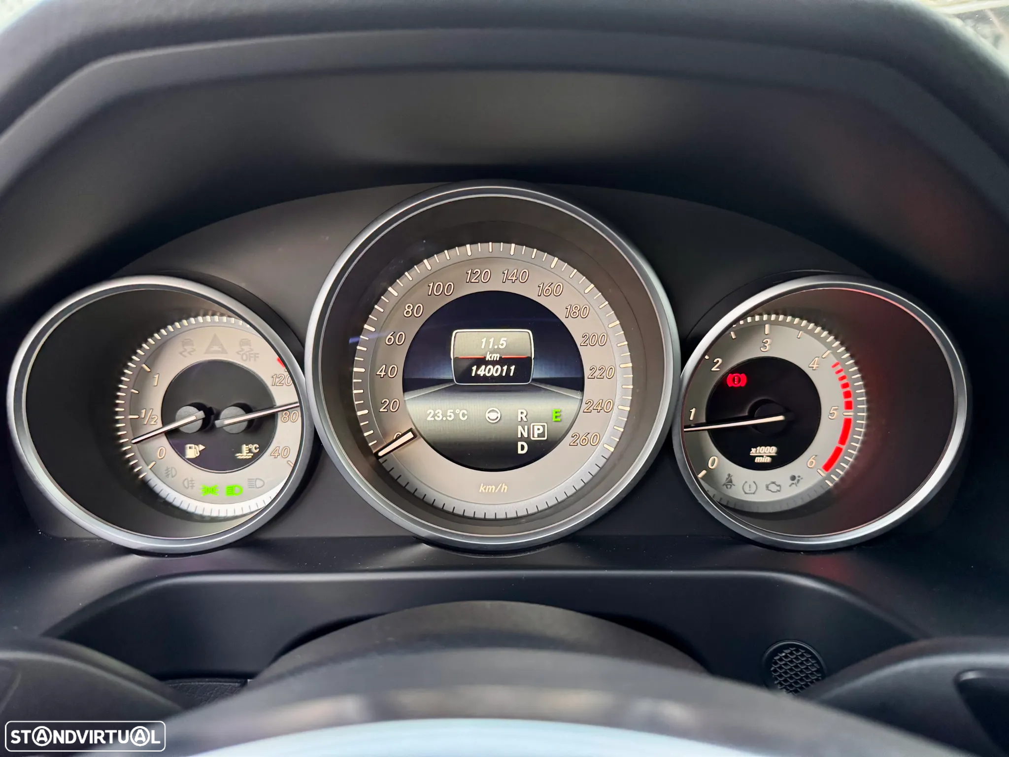 Mercedes-Benz E 250 BlueTEC Avantgarde Auto - 13