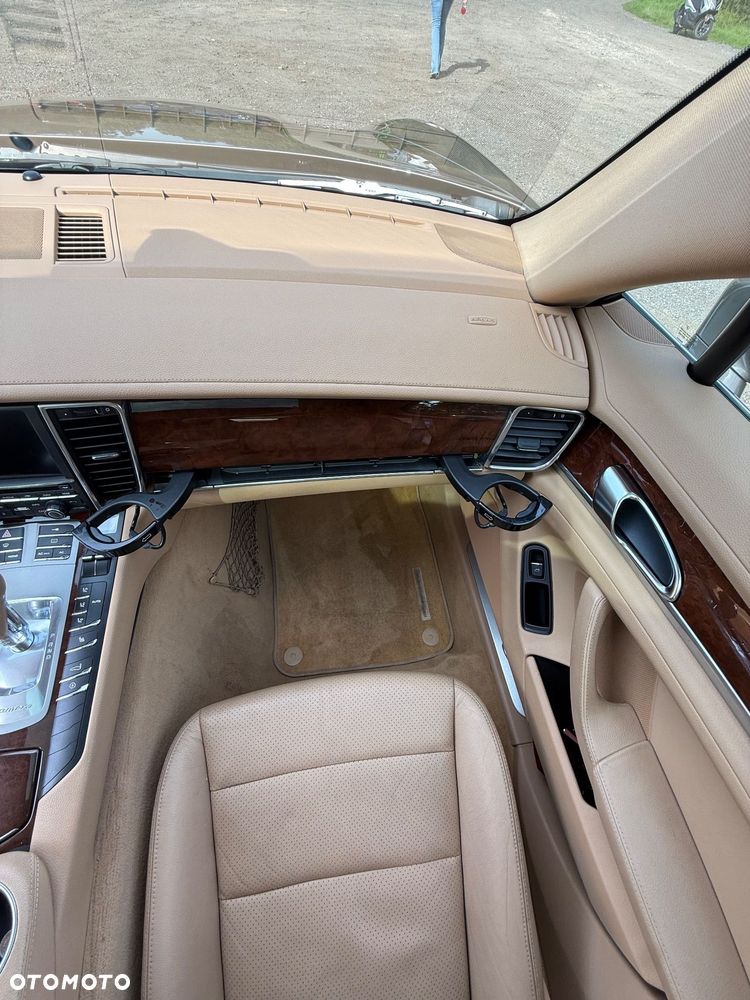 Porsche Panamera Platinum Edition PDK - 17