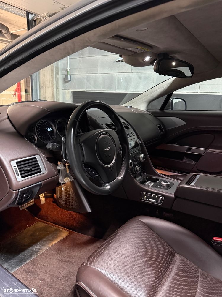 Aston Martin Rapide 5.9 V12 - 9
