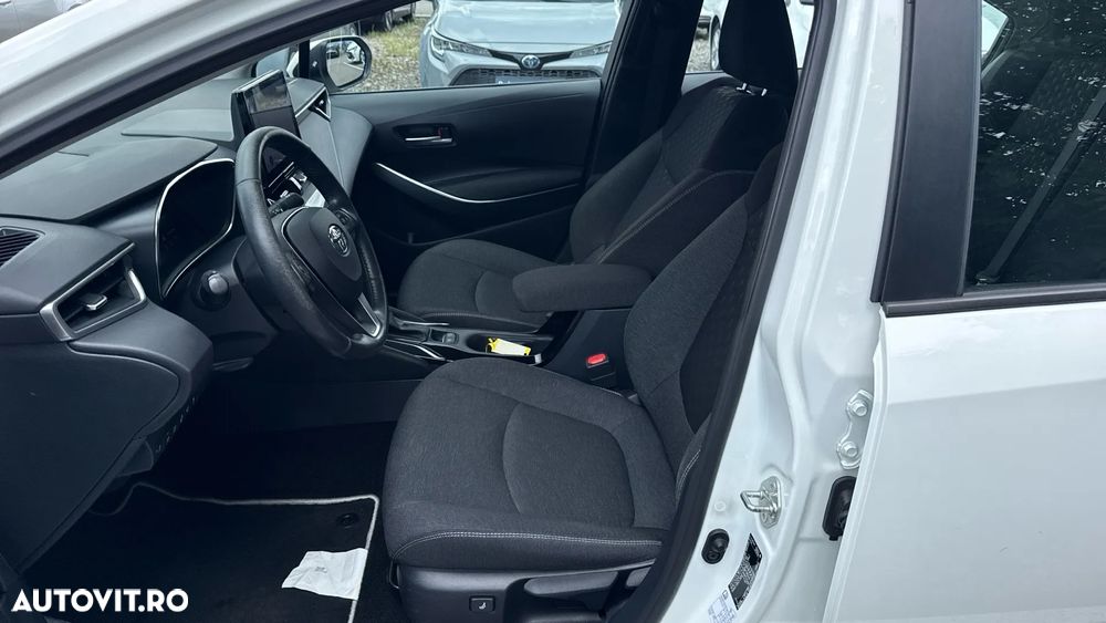 Toyota Corolla 1.8 HSD Business - 27