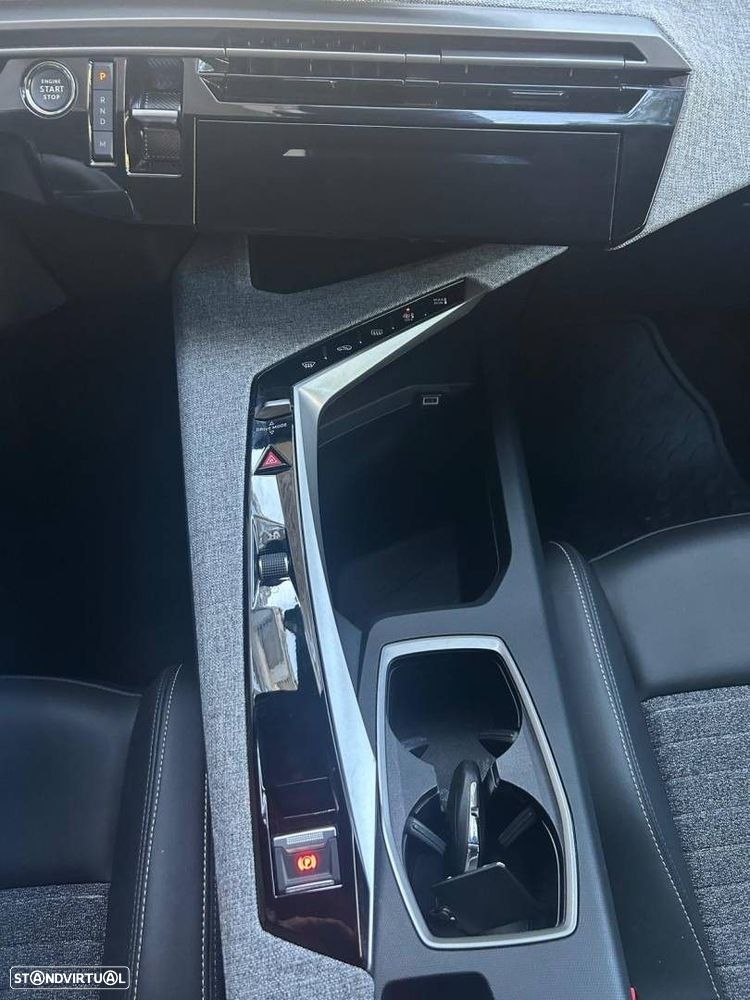 Peugeot 5008 1.2 Hybrid Allure e-DCS6 - 13