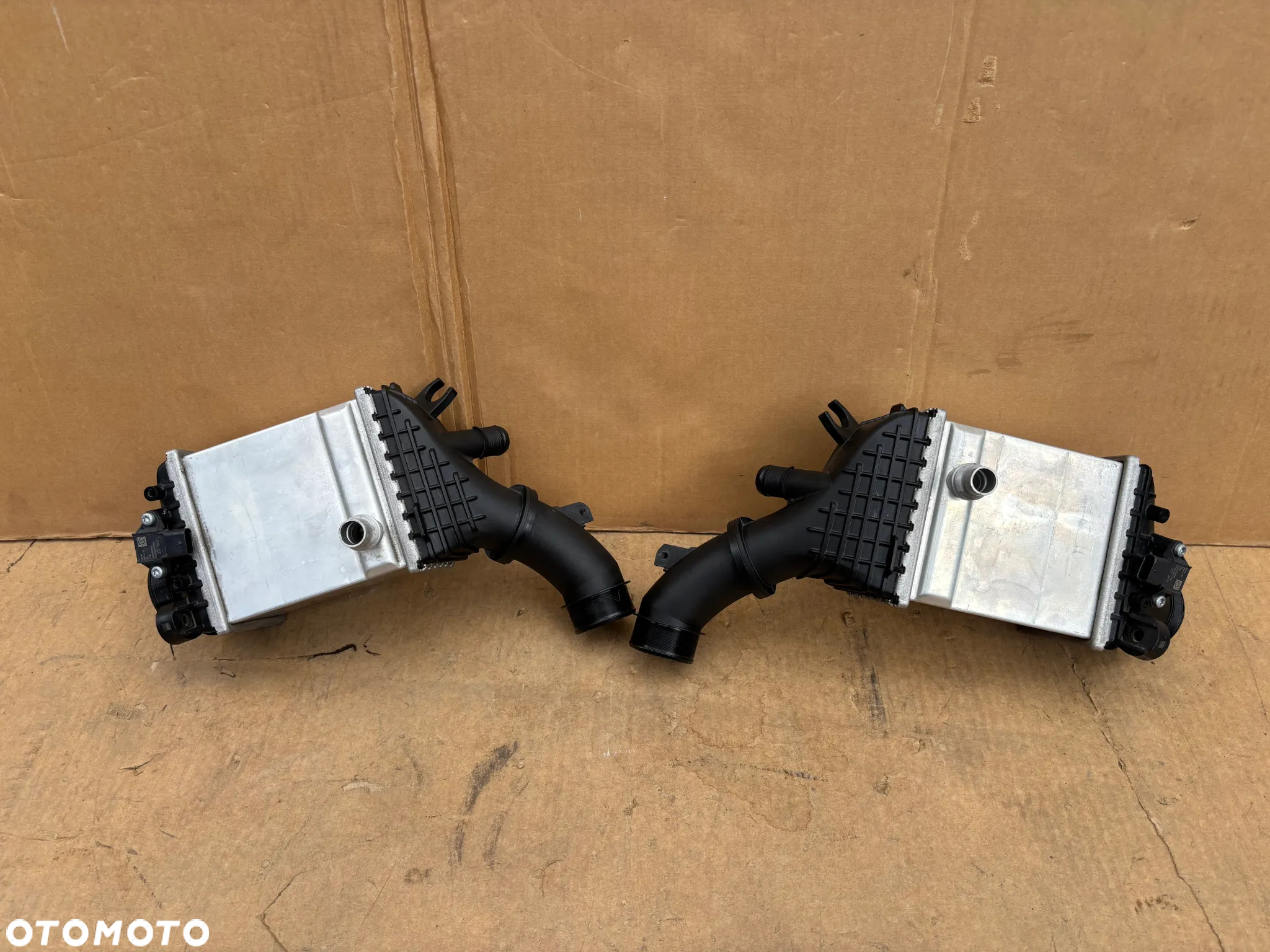 Chłodnica Powietrza Intercooler Wodny BMW X5 G05 X6 G06 X7 G07 4.4i M50i M60i 5a2c232  5a2c233 - 4