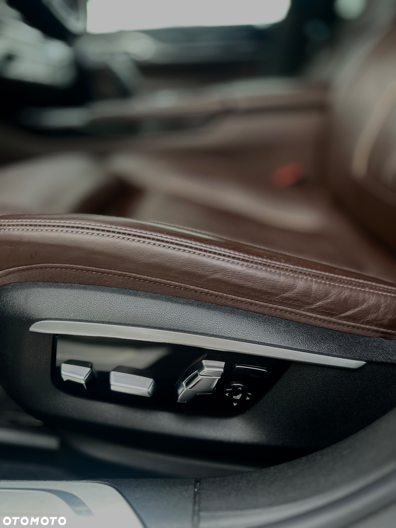 BMW Seria 7 750i xDrive - 10