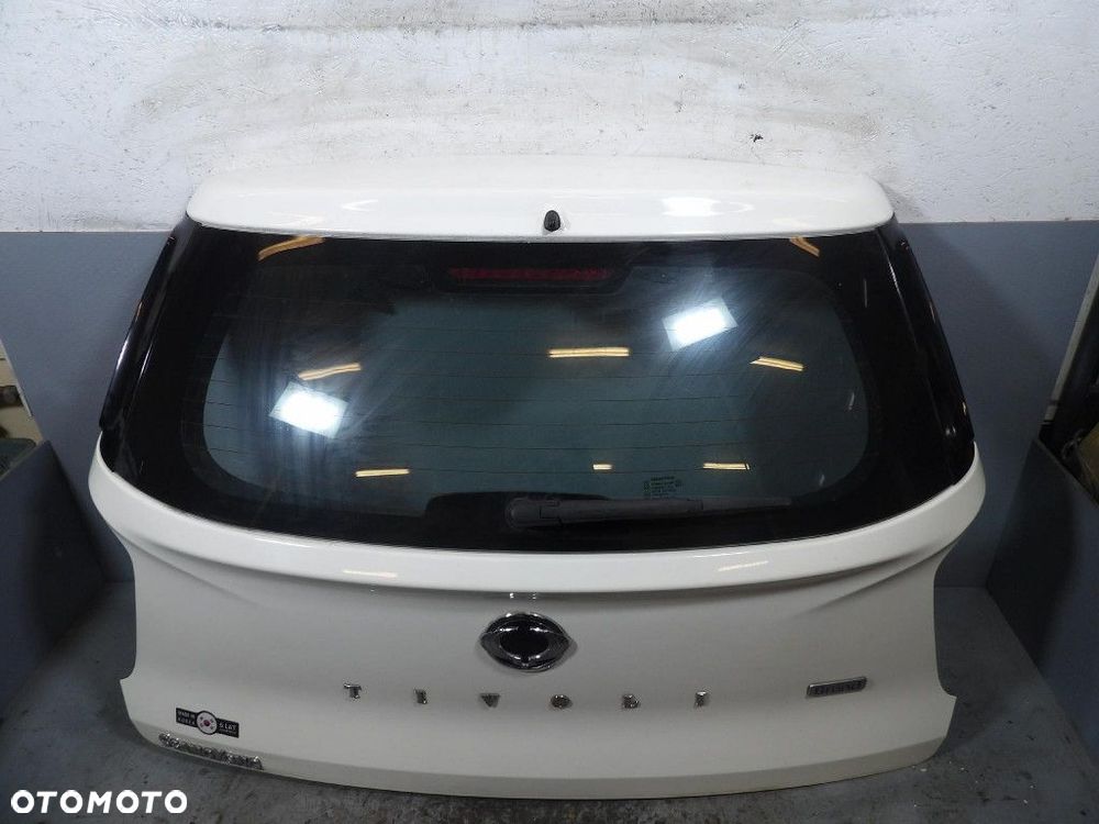 SSANGYONG TIVOLI GRAND TYLNA KLAPA  WAA - 1