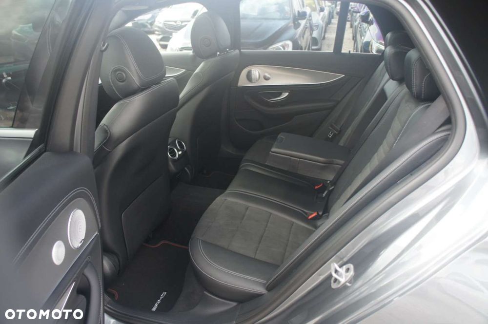 Mercedes-Benz Klasa E - 23