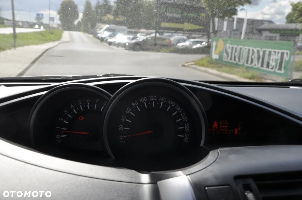 Toyota Verso 1.8 Prestige MS - 10