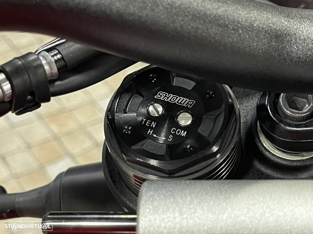 Ducati Streetfighter V2 - 7