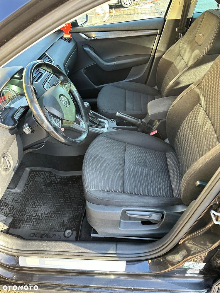 Skoda Octavia Scout 2.0 TDI 4x4 DSG - 9