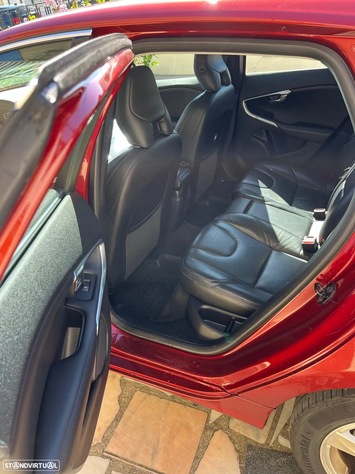 Volvo V40 1.6 D2 Momentum - 3