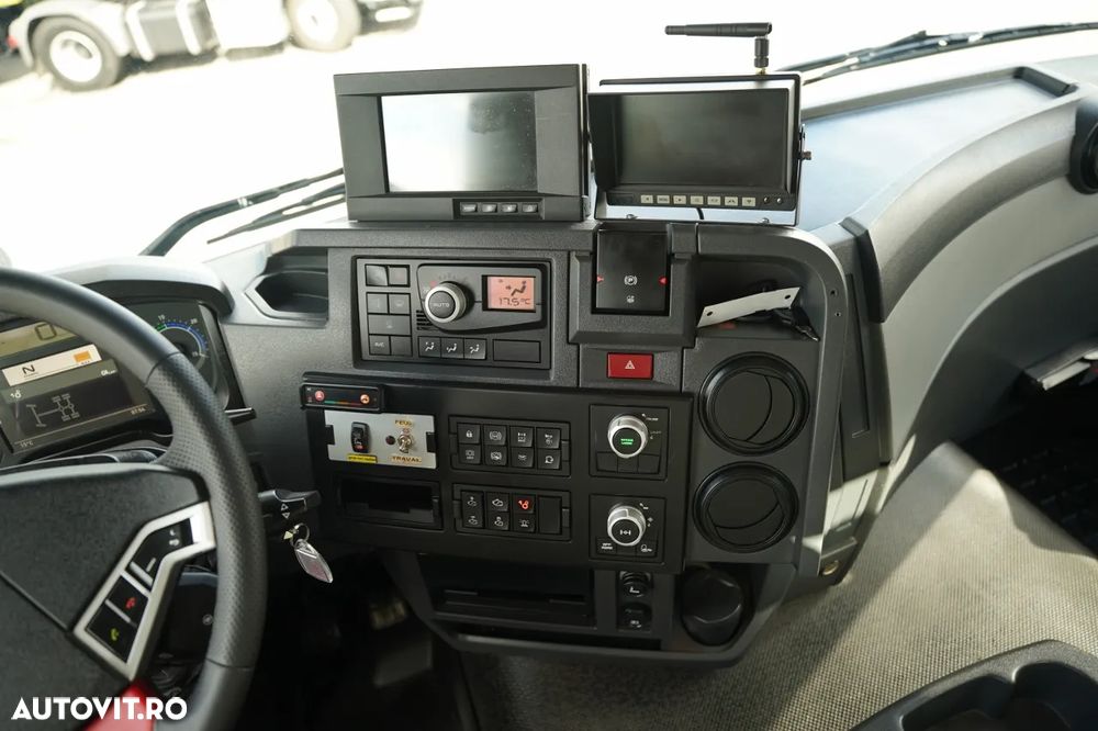 Renault C 380 / 6x4 / CAROSERIE DE LIVRARE 6,8 m / + HIAB X-HIPRO 192 ES-4 ÎNALTĂ DE RIDICARE: 12,4 M / ROTATOARE / FURCĂ PENTRU PALEȚI / EURO 6 - 32