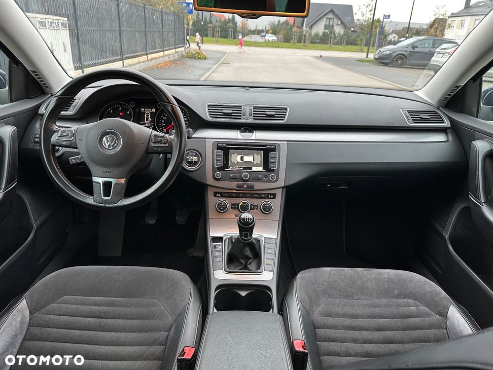 Volkswagen Passat - 18