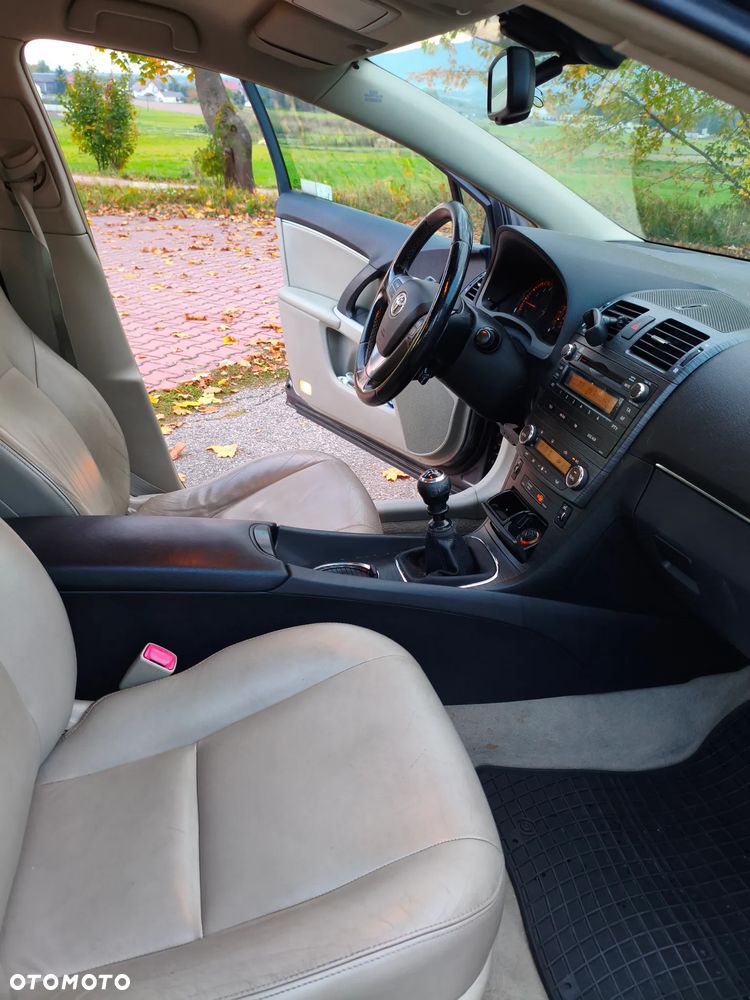 Toyota Avensis - 7