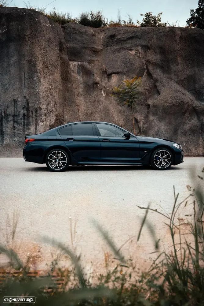 BMW 530 e Pack Desportivo M - 12