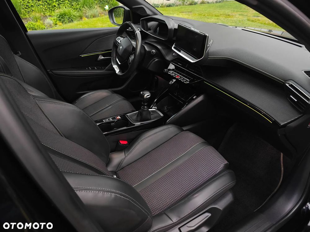 Peugeot 208 PureTech 100 GT - 11