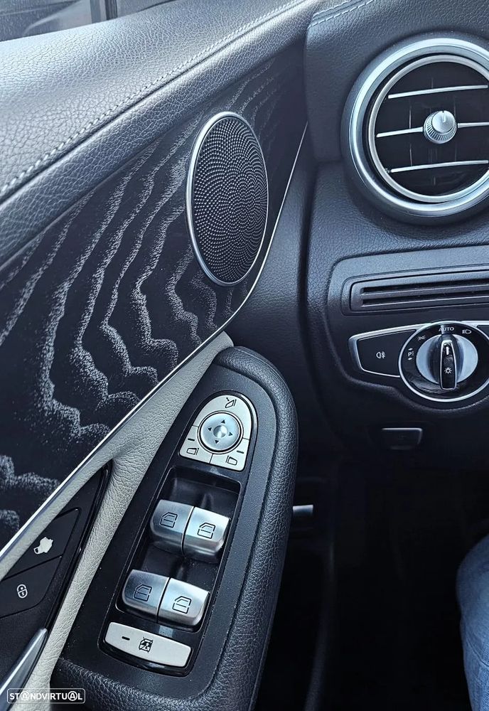 Mercedes-Benz GLC 220 d 4Matic 9G-TRONIC Exclusive - 29