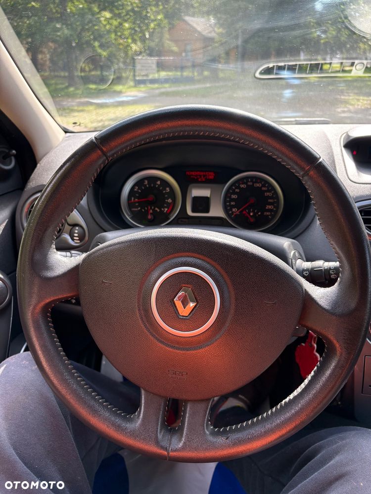 Renault Clio - 18
