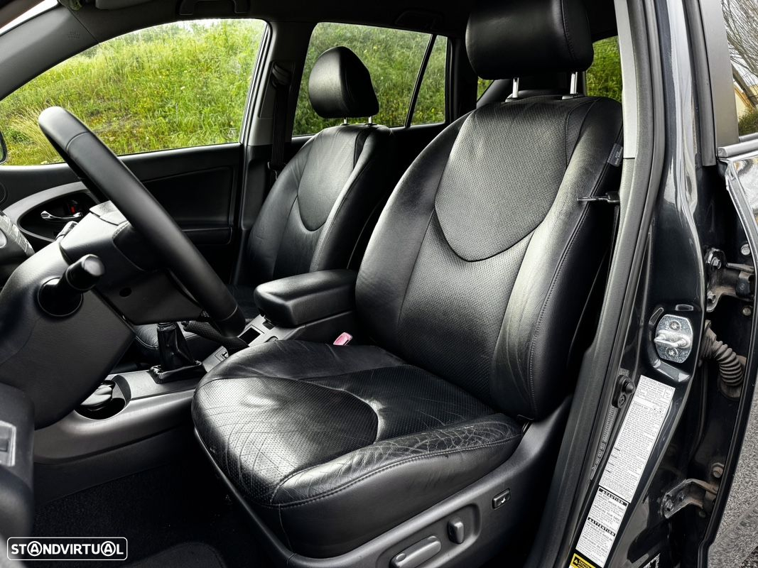 Toyota RAV4 2.2 D-4D X RF - 16