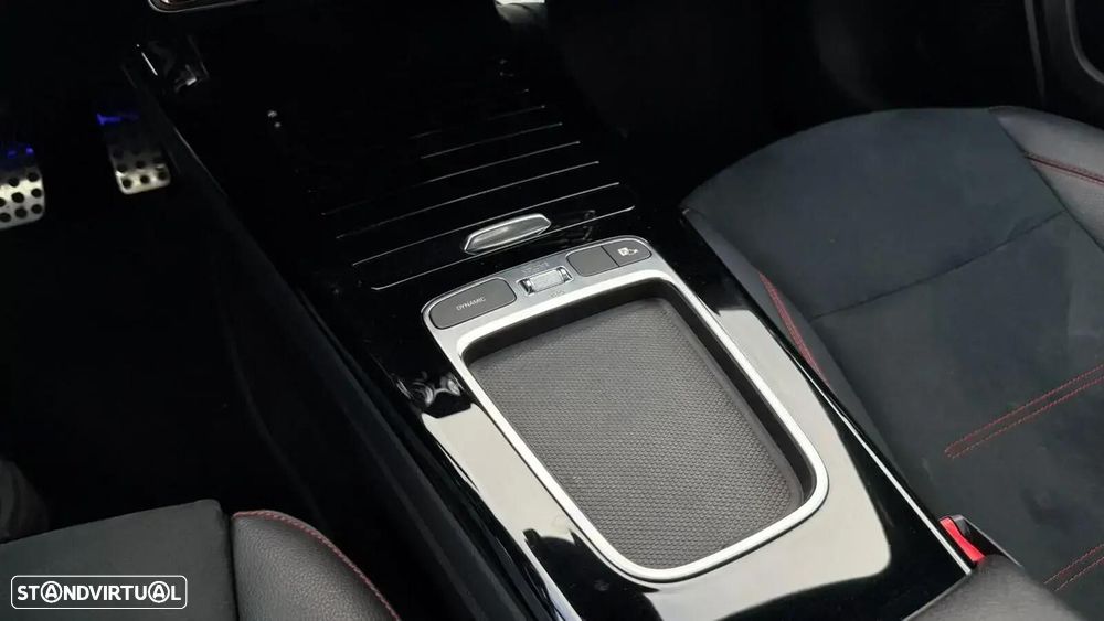 Mercedes-Benz A 250 e AMG Line - 21
