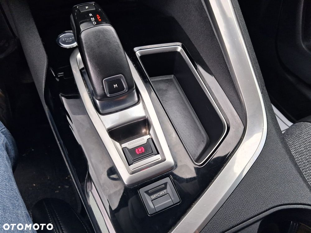 Peugeot 5008 PureTech 130 EAT8 Stop & Start Allure Business-Paket - 19