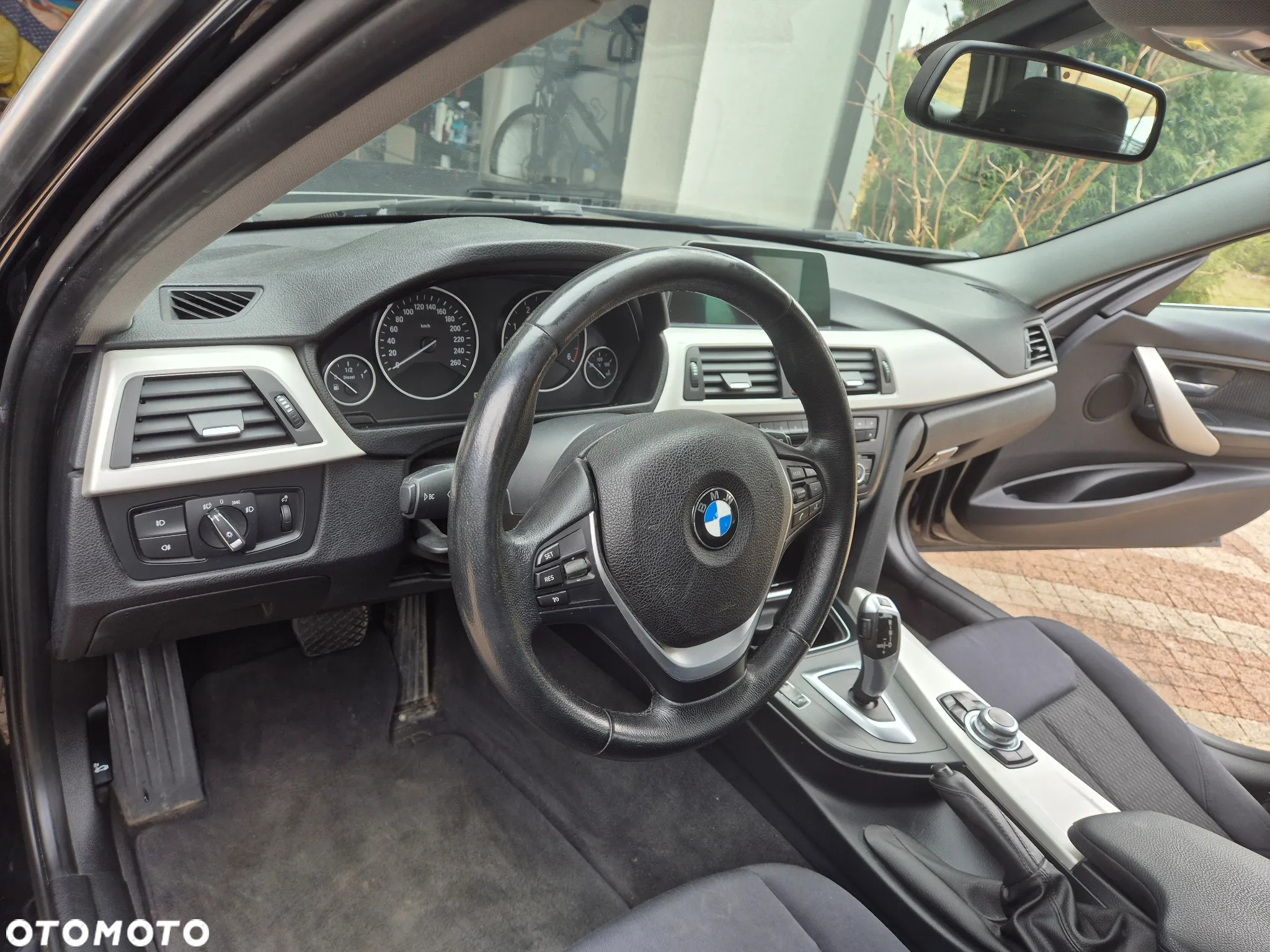 BMW Seria 3 316d Touring Sport Line - 9