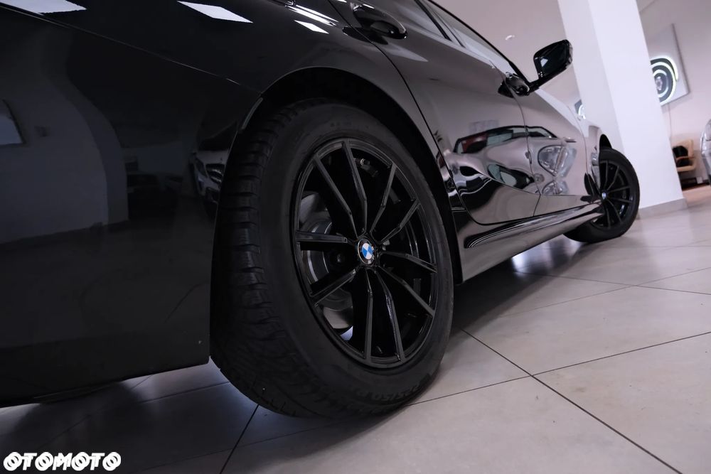 BMW Seria 3 320d xDrive M Sport - 16